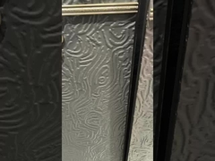 La grande porte d'entrée