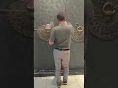 Porte d'entrée en aluminium